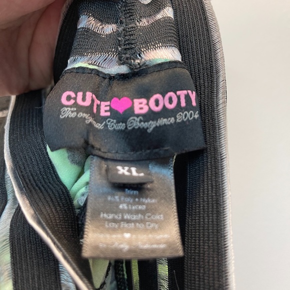 Cute Booty Leopard Flourescent Leggings - Picture 3 of 5